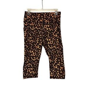 NWOT Leopard Capri Leggings